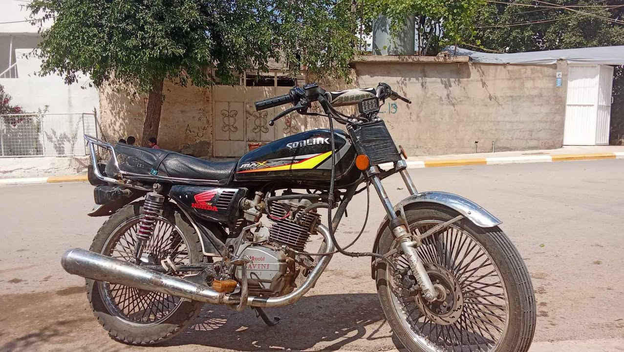 ماتۆڕی ١٥٠ سۆلینک جوان نەرم 
بێ شوخت بێ لێدراو ماڵی دۆستە لە
هەڵەبجەین نرخی ئەم کەرە ڕەشە ٣٠٠هەزارە
***********
***********
