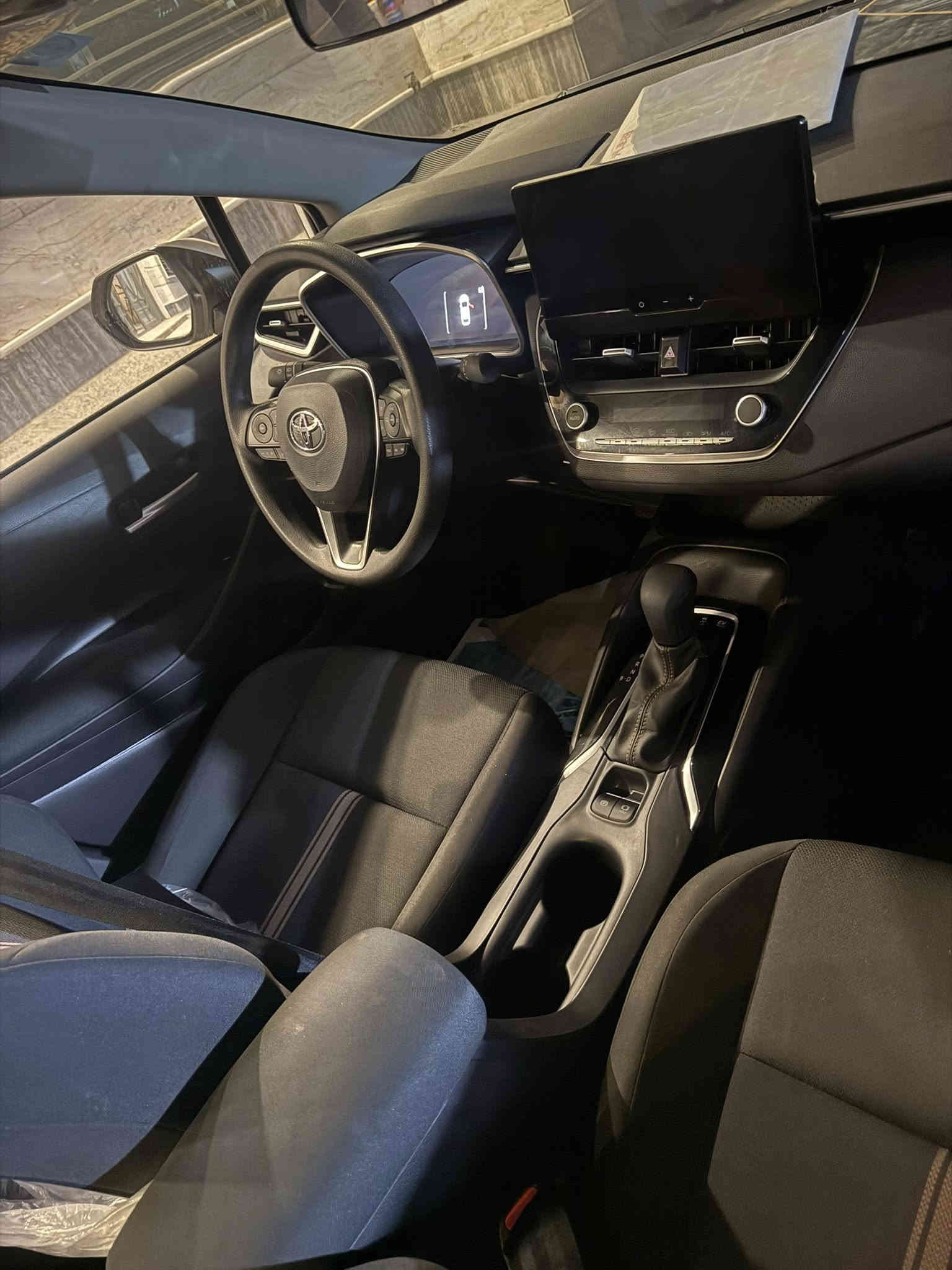 سلام عليك تيوتا كورلا هايبرد الشكل الامريكي زيرو على وضع الشركة ماشية 700 كيلو مرقم بغداد  مكاني بغداد الغدير  السعر 
150 وبيها مجال حك جيه ***********
