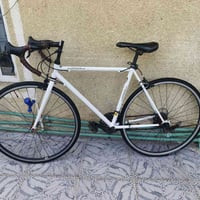 بايسكل رياضي • نظيف • تايرات جديده