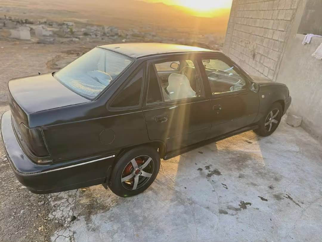 داوێ مۆدێل 94
ئارم پلاستی سلێمانی بەشەرت 
گێڕ و مەکینەی مەزبووتە 
سەیارەکە مالی فەقیرە 
بەنزین زۆر کەم دەخوات 
سەیارەکە هەیکەلی زۆر جوانە 
سعری ١٩ گەڵاو مەجالێکی برایانە 
ژ.م***********
سەیارەکە هی من نیە ئەوەرەقەمی خاوەنەکەی ♥️ Singapore
