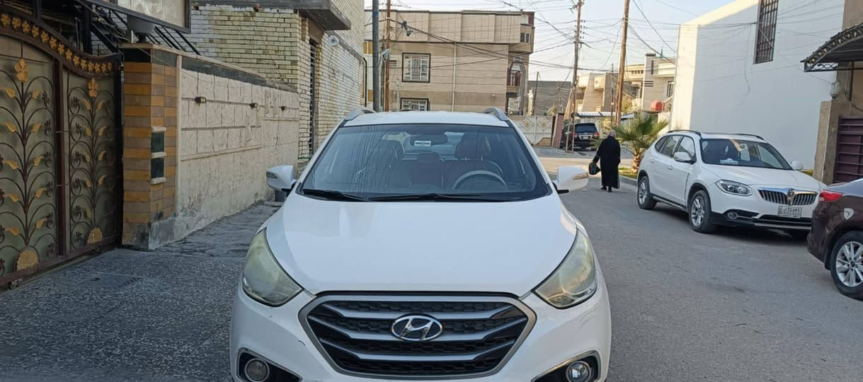 سياره توسان  موديل ٢٠١٤ رقم بغداد مشروع وطني خليجي مكفوله مواصفات ال توسان العاديه ماشيه اكثر من100 محرك 2000 للبيع او مراوس سبورتج ***********
