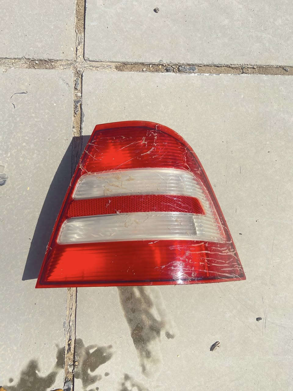 عندي غراض سيارات منوعة بك لايت صيني  اتريدها أشر عليها عندي توصيل ***********
