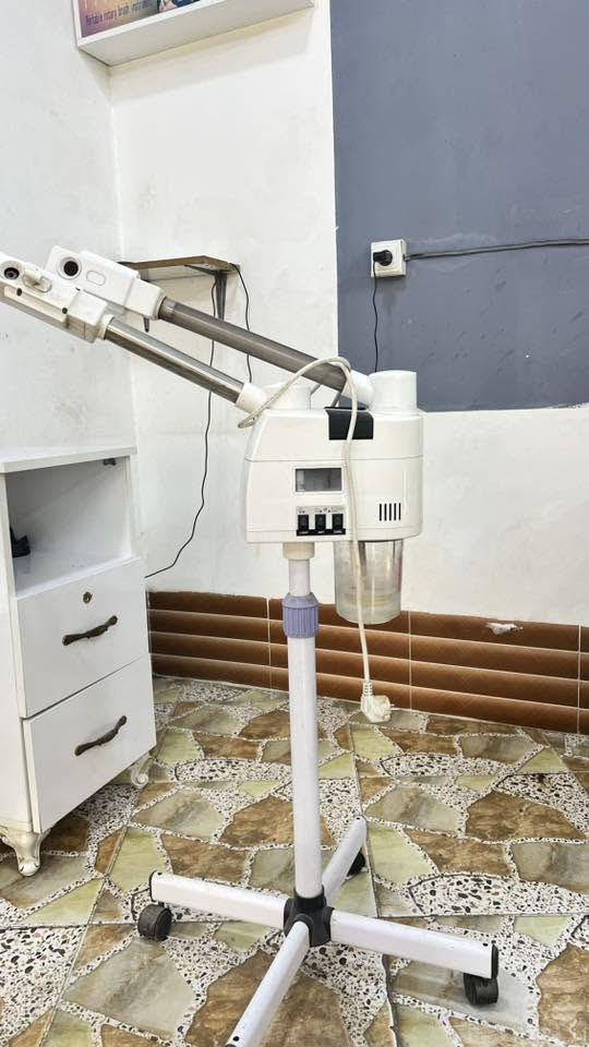 تخم مراية ورف ومجرات ورف بالحايط 100
جهاز بخار 50

***********
