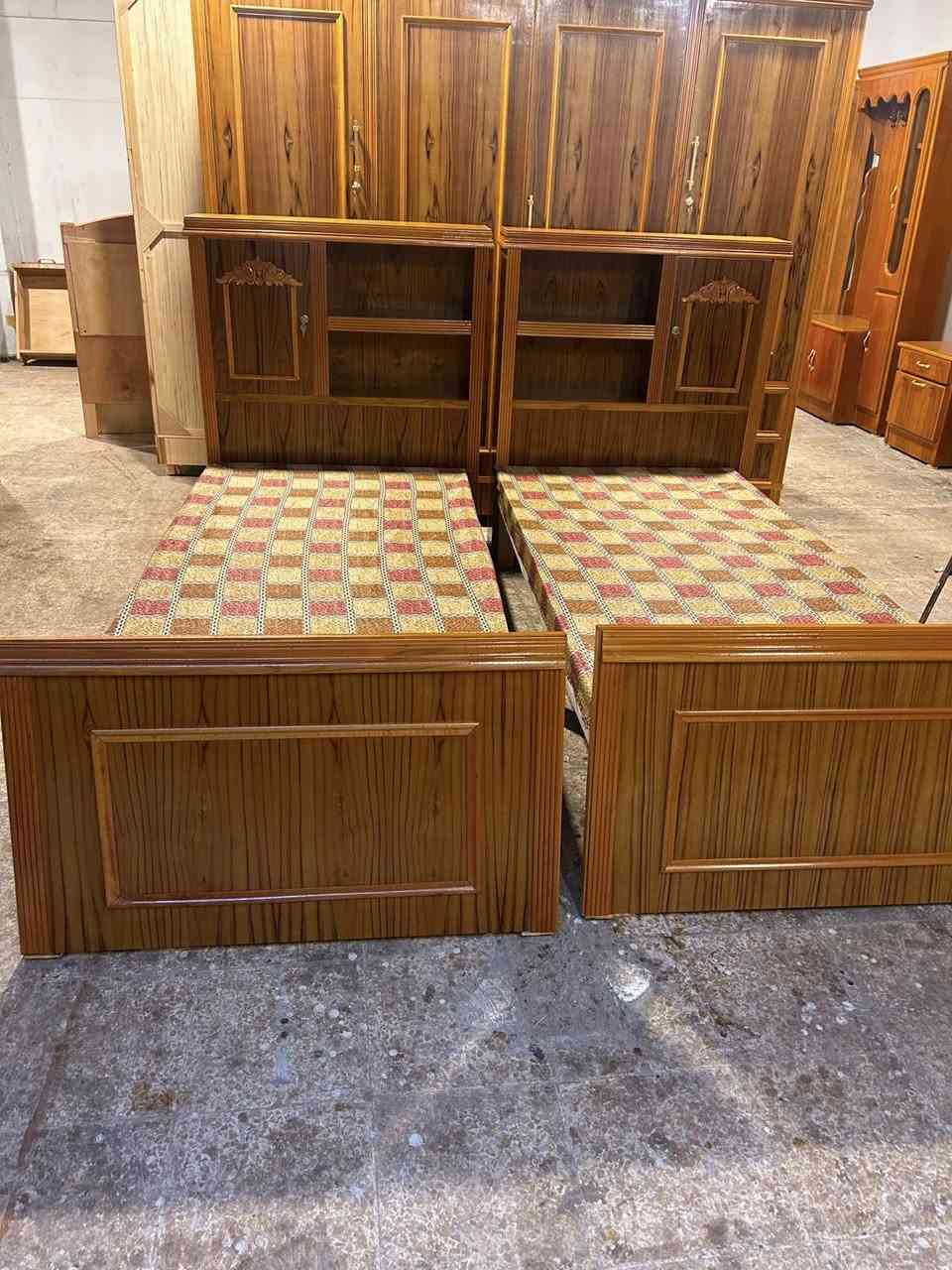 تخت نفر للبيع جديد✨✨🛎🛎
صاج ملحق زان شغل توصي ثقيل  كشن بلوك✨6 رجلين/// الطول مترين العرض متر 

للاستفسار الاتصال على الارقام 

اسيا 📞(***********)

كورك📞  (***********)

عنواننا 

الحدباء معرض ابو حسون قرب مرطبات البحرين ❄️⭕️⭕️
