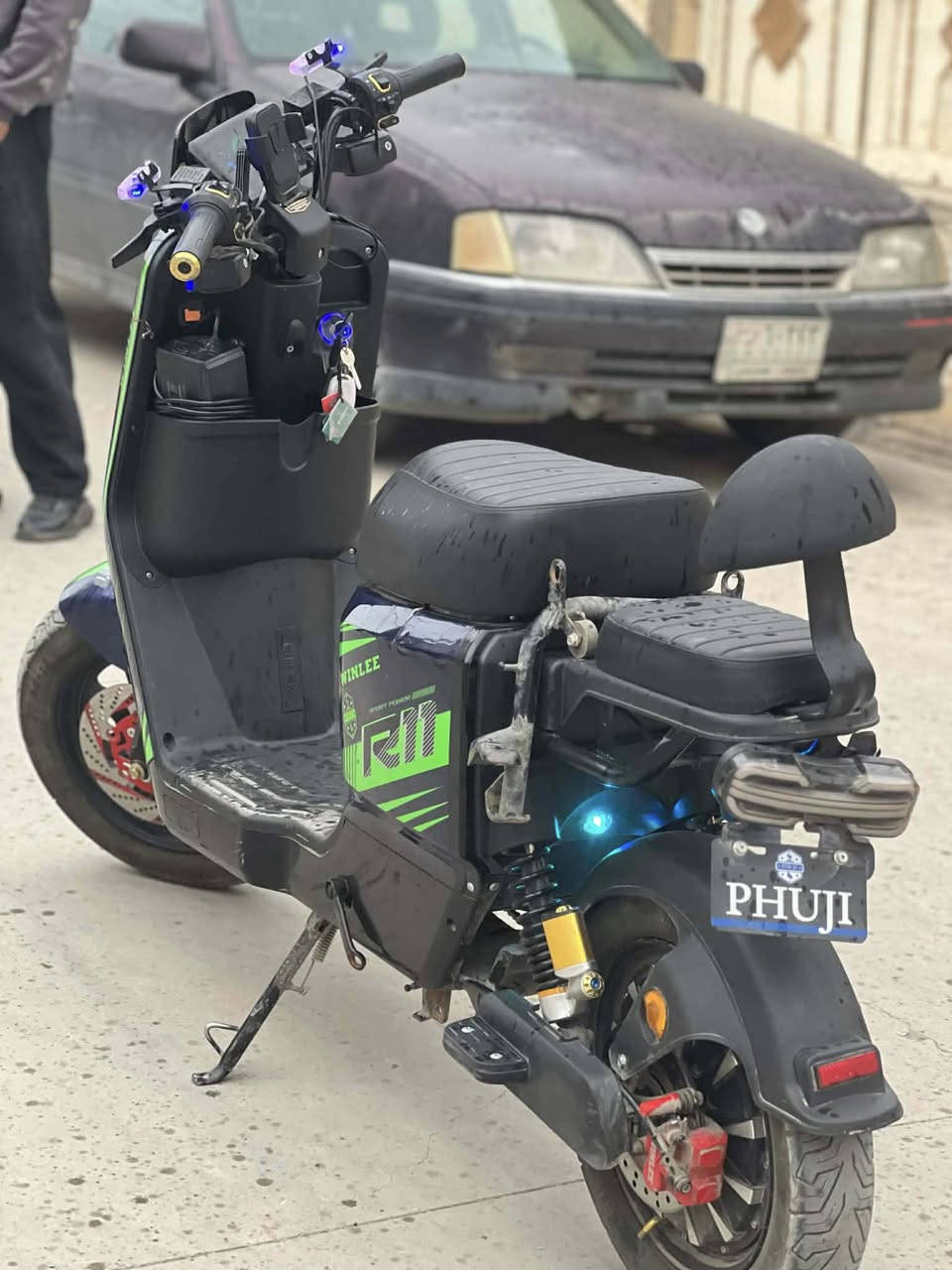 سلام عليكم 
دراجة شحن R11 للبيع.
ماركة WINLEE
لون نيلـي (ازرق غامق) موشم بـ اخضر.
موديل 2026
عدد البطاريات=6حجم كبير.
ملف 1500 أو اكثر (ماعرف صراحتاً)
ويل حجم 12.
تاير عريض+جوبلس.
شاحن تليفون موجود.
دسكات دبلات كلهن جدد
سويج عدد2 + بصمة2.
تشغيل عن بعد.
بريميوم.
شاشة حجم كبير/تقرة سرعة الممشى،كمية الشحن،الاعطال.
بيها ميزة قير الـP نفس السيارات.
بيها نظام السيفتي 
السعر 600الـف وبيها مجال .(ملاحظة مو شراي رجاءً لاتراسل)
العنوان/ كركوك.
متواجد على الفيس.


**إذا كنت صاحب هذا الإعلان وتريد حذفه لأي سبب، رجاءا أرسل رسالة إلى الدعم الفني**