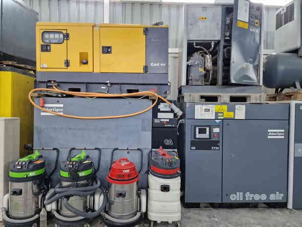 السلام عليكم
يوجد لدينا كمبريسرات و مجفف هواى من شركة أطلس 
صناعة اوروبيه متوفر جميع الحجام 🇪🇺

العنوان النجف الاشرف 
البوحداري عمود ٤٠
WhatsApp ***********
