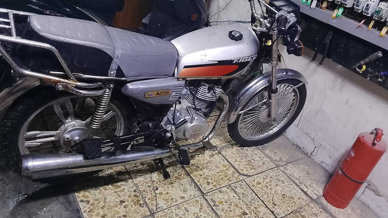 سلام عليكم تايكر للبيع مديل 2023بدون اوراق مكاتبه فقط الدراجه مكفوله كفالة عامه   مكاني بغداد الكماليه قرب المشتل سعرهه 450بيهه مجال رقم الهاتف ***********
