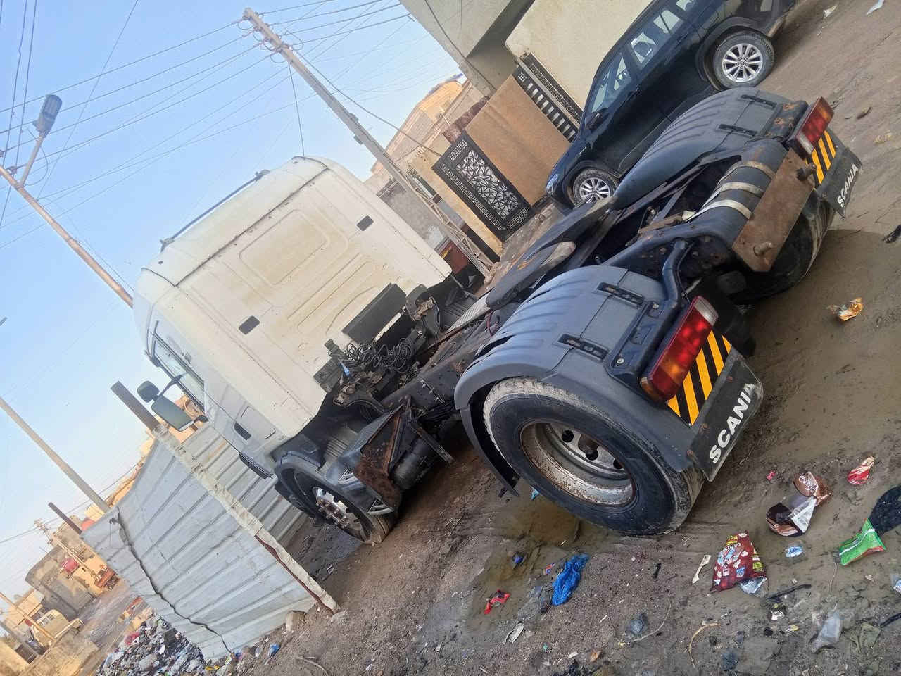 السلام عليكم السياره للبيع شاصي 10 مكينه 420 كير 900 ار اس سرفه خارجيه سنويه 28 بسمي مربوطه فلات ذات جوانب متحركه عمل عراقي ثلاث محاور دبل تاير السعر 135 البصره ***********
