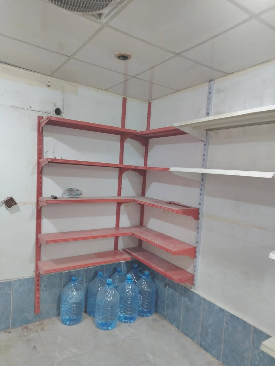 رفوف محل السعر 150 وبيهم مجال
@إشارة


**إذا كنت صاحب هذا الإعلان وتريد حذفه لأي سبب، رجاءا أرسل رسالة إلى الدعم الفني**
