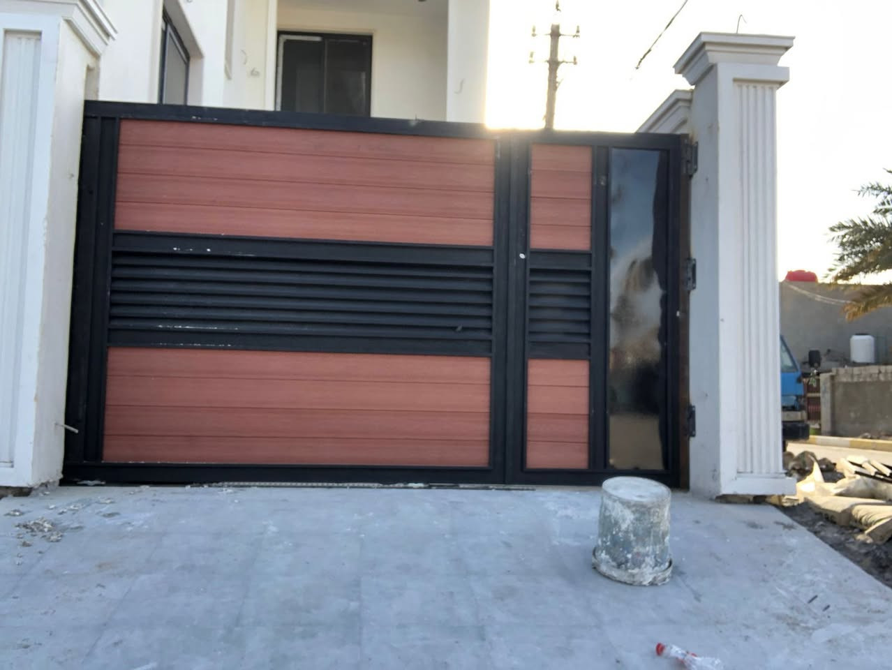 بسم الله الرحمن الرحيم يعلن معمل حداد أبو هارون الابواب و الشبابيك على كافة الموديلات الجديدة الابواب قاصة*ابواب خارجية كافة أنواع نقشات جنل 4ملم داخل مليم ربع40الف /جنل 4ملم داخل مليم نص 45الف/جنل 4ملم داخل 2ملم60الف///العنوان بغداد جسر ديالى القديم مقابل المصرف الرافدين الاتصال وتواصل على الارقام ***********///***********///***********///*********** أهلا وسهلا بك زائرنا الكريم
