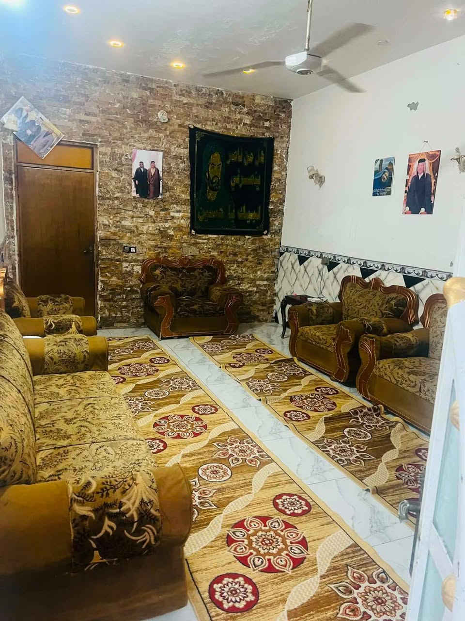 ⚜بسم الله الرحمن الرحيم⚜
                  🎗اعلان رقم 18🎗
🎄دار سكن في منطقة دور العمال طابقين🏡

🔸️المساحة📐(200م) (10*20) 

🔹️صنف العقار طابو صرف

🔸️خدمات كاملة  ( ماء و كهرباء و مجاري و تبليط)

🔹️عرض الشارع 10م 🌄

🎯العنوان// شارع (كوت _ عمارة) قرب ملعب تارتان ليفربول

الطابق الارضي " استقبال، مطبخ، هول، غرفتين نوم، مجموعة صحية "

الطابق الأول"هيكل مسقف نفس بناء الطابق الأرضي "
🎯ملاحظة مهمة:- 
📌" بيع فقط ♻️ "

📌"مطلوب اسكان 10 مليون "

☎️للإستفسار مراسلة الصفحة او الاتصال بنا 
***********
(تواصل واتساب  )
***********

📌يمكنكم الإعلان عن عقاراتكم بمراسلة الصفحة او الواتساب وابلاغنا بالتفاصيل
