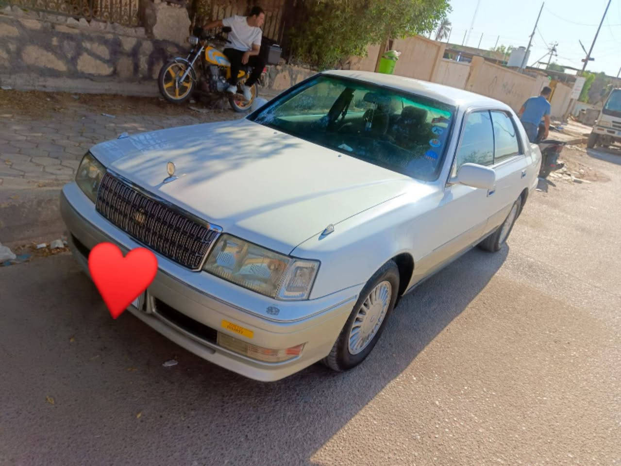 سياره راس ثور فلات موديل1995  رقم بصره نكليزي تحويل ثاني يوم سياره كفاله عامه ما غير فقط مسستمه بيبان بلاديه  مكينه 3000 فيشتين 
تبريد ثلج تخم تاير كهربايات حداده تو شادلها  ما ناقصها شي سياره مال بيت مال موضف السعر 98 

عنوان البصره قضاء القرنه رقم الهاتف *********** 
 رجأن ال مو شراي لا يتصل
