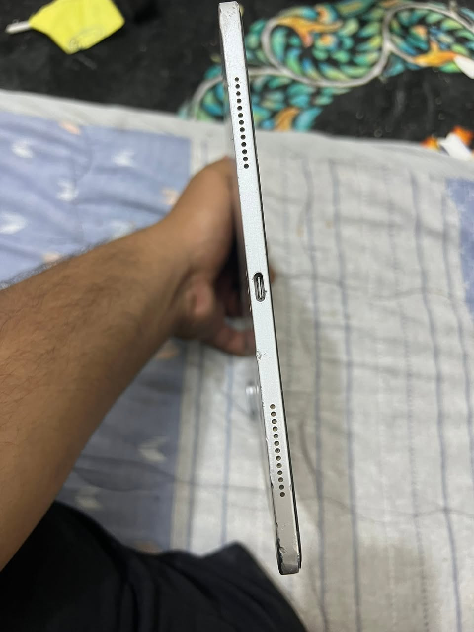 سلام عليكم ايباد برو M1بي فقط هاذا الخط البسيط  ذاكره 128بطاريته90سعره350 *********** وتساب بي فقط رقمي
