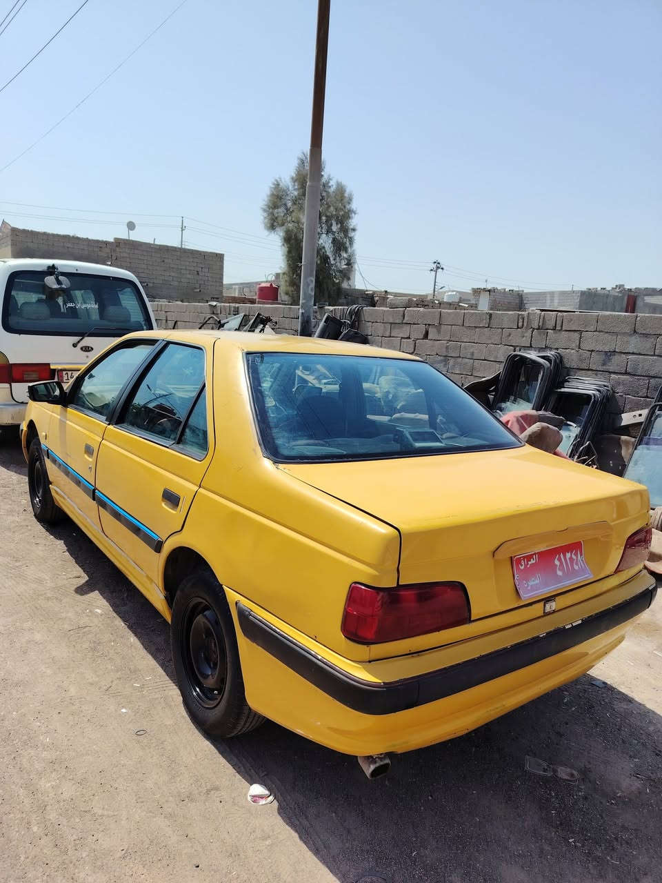 سلام عليكم، بيجو بارص مديل ٢٠١١سياره حلوه ومرتبه مال عيشه ابيع كوم حديد السعر ١٣ ورقه العنوان بصره ابي الخصيب، ***********،
