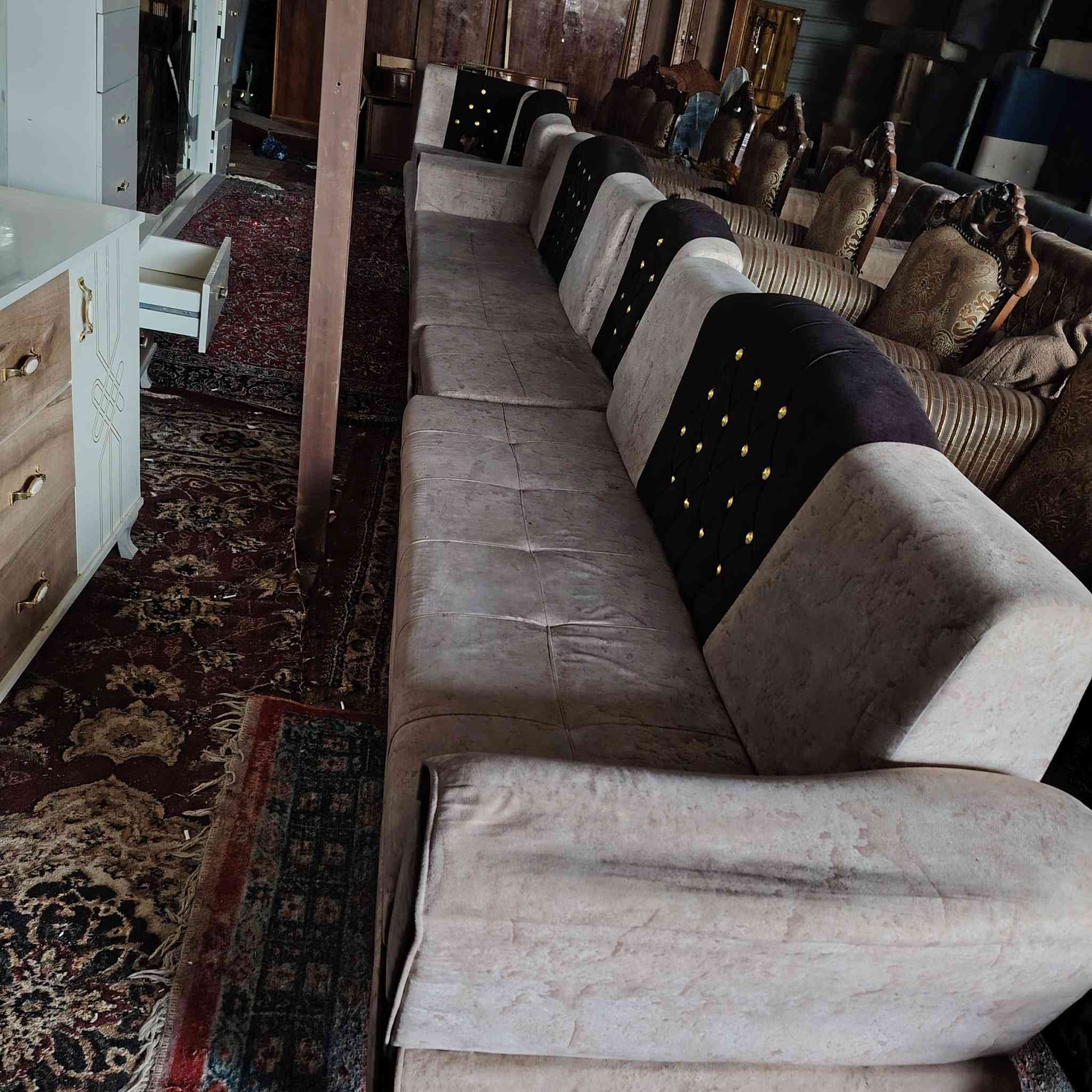 انواع الاثاث المنزلي للبيع والمراوس وبأسعار مناسبة للاستفسار راسل الصفحة او اتصل *********** واتساب
