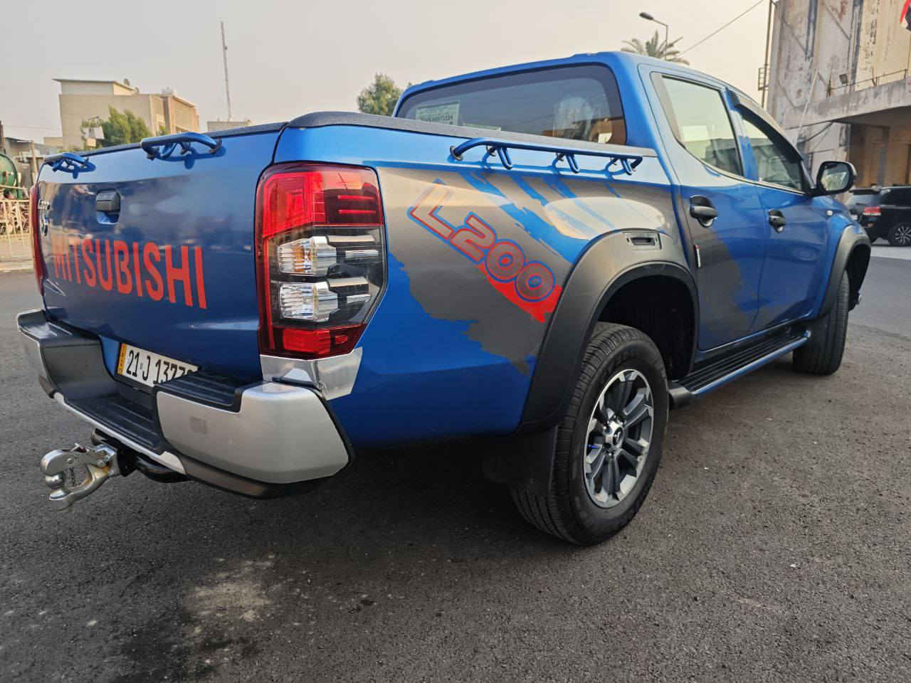 بكم مسيوبيشي  L200 فور ويل
بانزين
 كير عادي 
2023
 ماشيه 49 km
مكفوله من صبغ 
بارد قليل خلف الدعامية الامامية
السيارة جديدة واحلة من الصور بدون نقص 
 رقم سليمانية  باسمي تحويل اي وقت 
السعر 210 
بغداد العطيفية قرب جامع براثا
*********** بغداد, العراق
