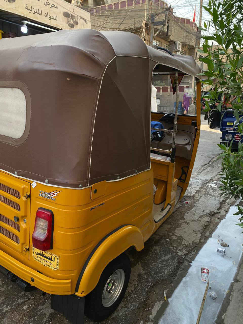 تكتك 20 للبيع بيه اصبع بصفحه صبغ وبارد بلغد الأيمن من جوه ممبين تكتك نضيفه كلش مكان بغداد جديدة رقم ***********
