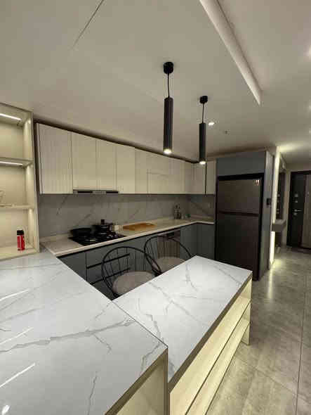 🏙️ شقة مفروشة ٢+١ للإيجار – الطابق 18– Life Tower

📏 المساحة: ١١٦ م²

مرافق وخدمات المبنى:
 • كافيه للاسترخاء
 • نادي رياضي مجهز
 • موقف سيارات خاص
 • منطقة ألعاب للأطفال
 • مسبح
 • كهرباء ٢٤/٧
 • حراسة وخدمات ٢٤/٧
 • صيدلية قريبة
 • سوبرماركت
 • مطاعم متنوعة

💰 الإيجار الشهري: 650 دولار أمريكي
📅 الشقة متاحة للسكن فوراً

📞 للتواصل وحجز موعد للمعاينة:
0750 614 0505 أربيل, العراق
