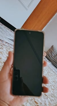 جهاز ريلمي نوت70 جهاز نضيف كلش ستخدام قليل ذاكرة256 محلقاته ويا السعر ...