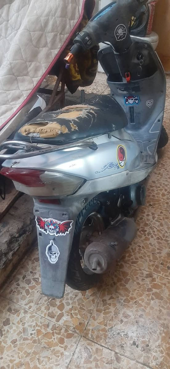 السلام عليكم دراجه ماكس منغولي سن البلك مسحوك ابيع كوم حديد رايدها 250 بغداد مدينه الصدر 
***********
