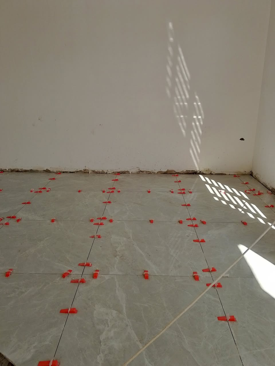 خلفة تطبيك سراميك والارضيات والكرانيت والمرمر شغل ايراني عراقي داخل ميسان ***********
