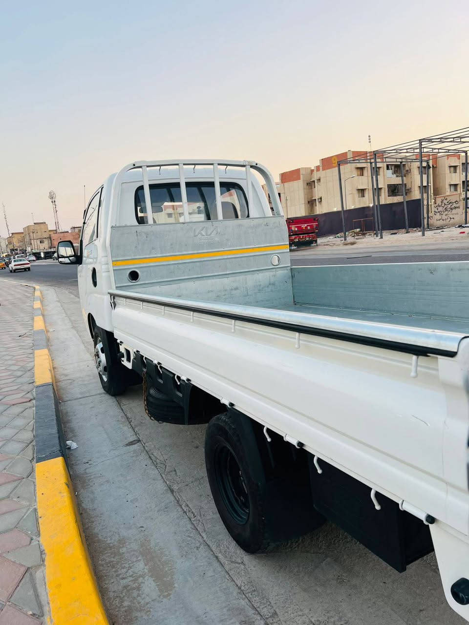 السلام عليكم كيا بنكو موديل 26 كفاله عامه سياره على وضع الشركه ماشي 11,000 سياره باسمي تحويل ثاني يو عنوان بصره حي الحسين شارع 60 / ***********
