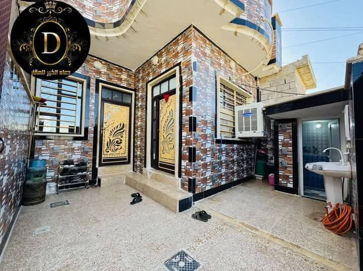 بيت للبيع قوسيات حي الزيتون قرب اسواق ابو علي خلف ماركه الزيتون شي 50 متر مساحه 130م غرفتين نوم زائد هول زائد استقبال زائد مطبخ زائد صحيات داخل وخارج سعر 65 في مجال شيء بسيط سند زراعي 25 ===***********===***********
