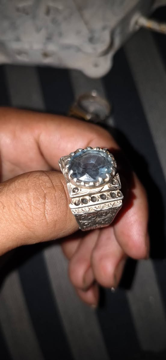سلام عليكم محابس للبيع صياغه يدويه الي يعجبه يدخل خاص وبلخدمه معه اسوار كهرب 23 الغرام تقريبا العنوان نجف حي الميلاد


**إذا كنت صاحب هذا الإعلان وتريد حذفه لأي سبب، رجاءا أرسل رسالة إلى الدعم الفني**