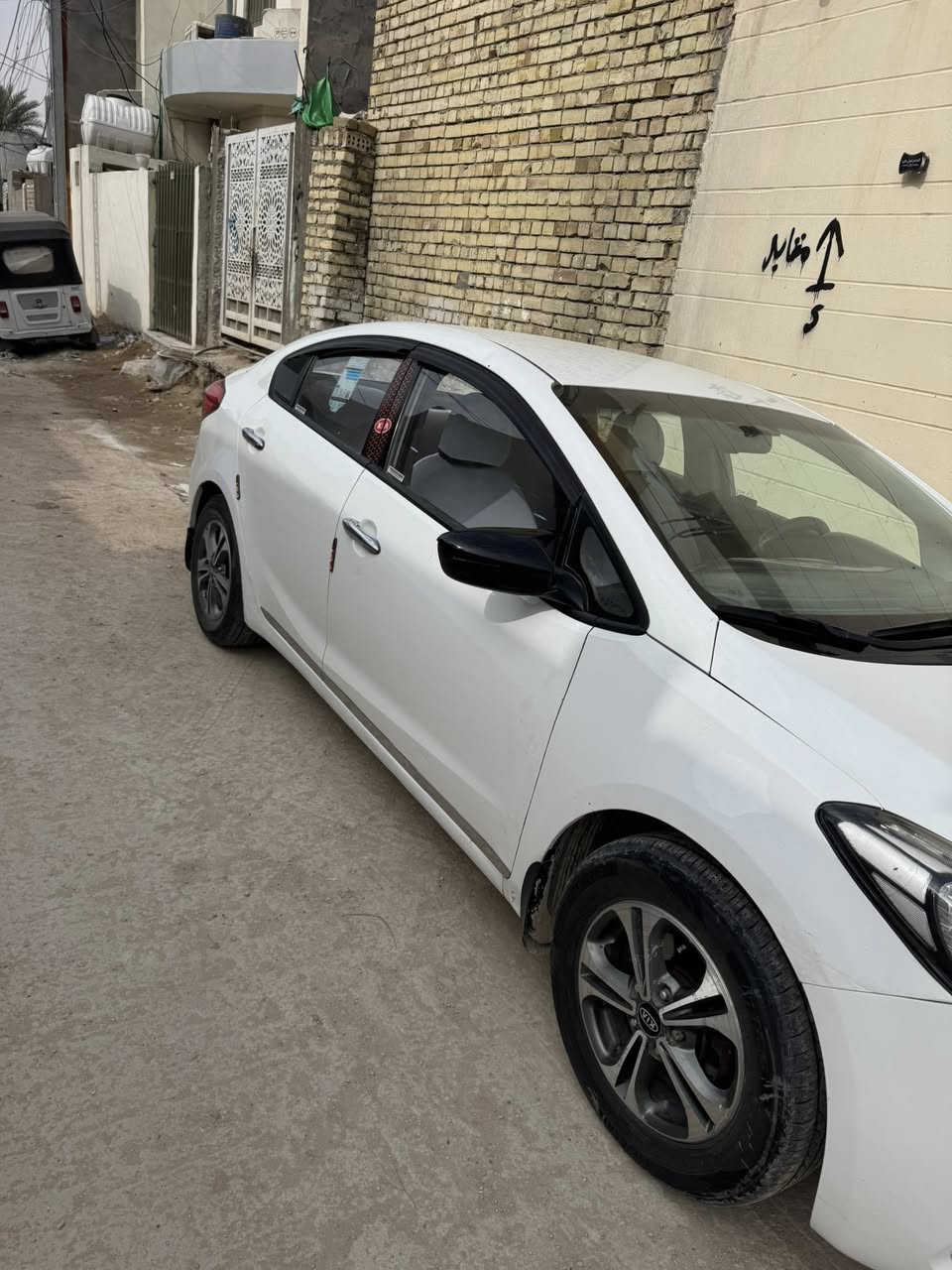 سيرتو 14 للبيع بيها بنيد صبغ وشويه بالچاملغ الخلفي تحكمات شاشه كامره لد امامي  مكينه گير حداديه تبريد جاهزه من كولشي السعر 107 / ***********
