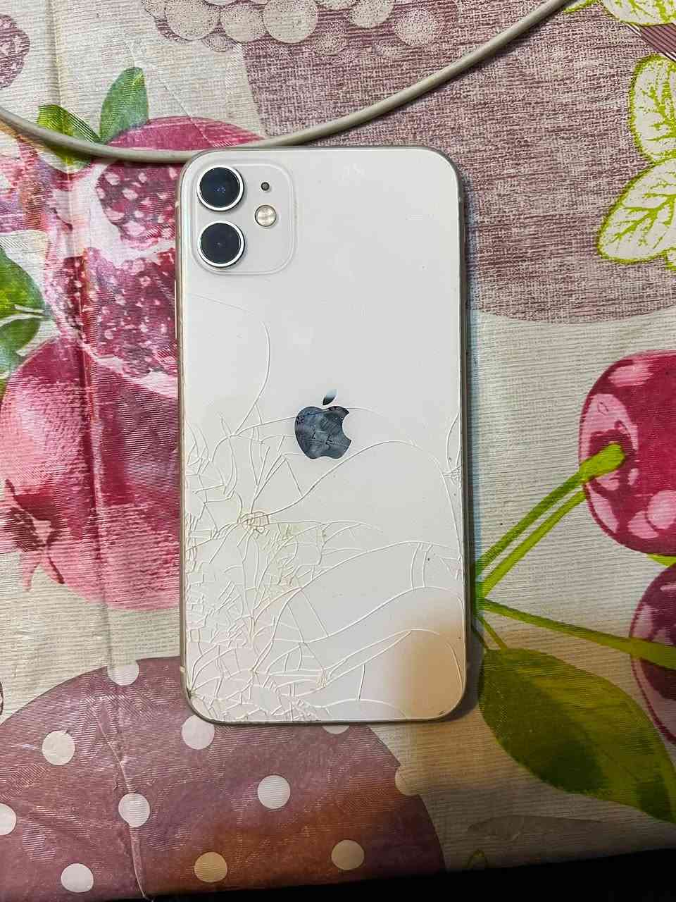 ايفون ١١ الاسود الجهاز وتر بروف ما مفتوح نهائيا ذاكره ٦٤ والبطاريه ٦٨ وياه كارتونته السعر ١٨٥ الف قفل

ايفون ١١ الابيض مبدل شاشه والظهر مفطور موضح بالصوره ذاكره ١٢٨ بطاريه ٨٨ حقيقيه ما مستبدله والشاشه نوعيه ممتازه و٣ خيارات السعر ١٧٥ الف وبيه مجال بسيط كلش 

العنوان اللطيفيه حي السلام 
***********
***********
