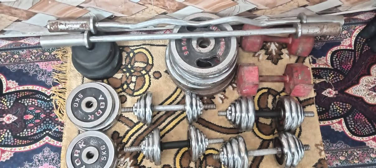 غراض قاعة حديد عدة متكاملة سعر 250 الف عد الوزان مختلف
***********
