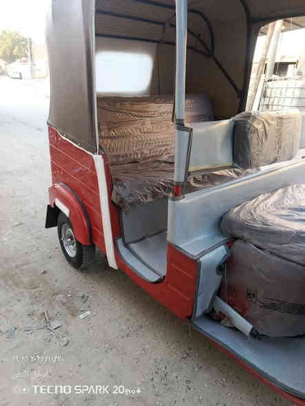 السلام عليكم تكتك للبيع موديل 19 شهر 10 رقم وسنوية تحويل ثاني يوم كشر كفاله عامه بس الدوسه بيه بخ ولباقي كفاله  مكينه مكفولة من تبخير وتنقيص التكتك مفوله السعر 6500 وبيه مجال مكاني بغداد مدينه الصدر رقم الهاتف ***********
