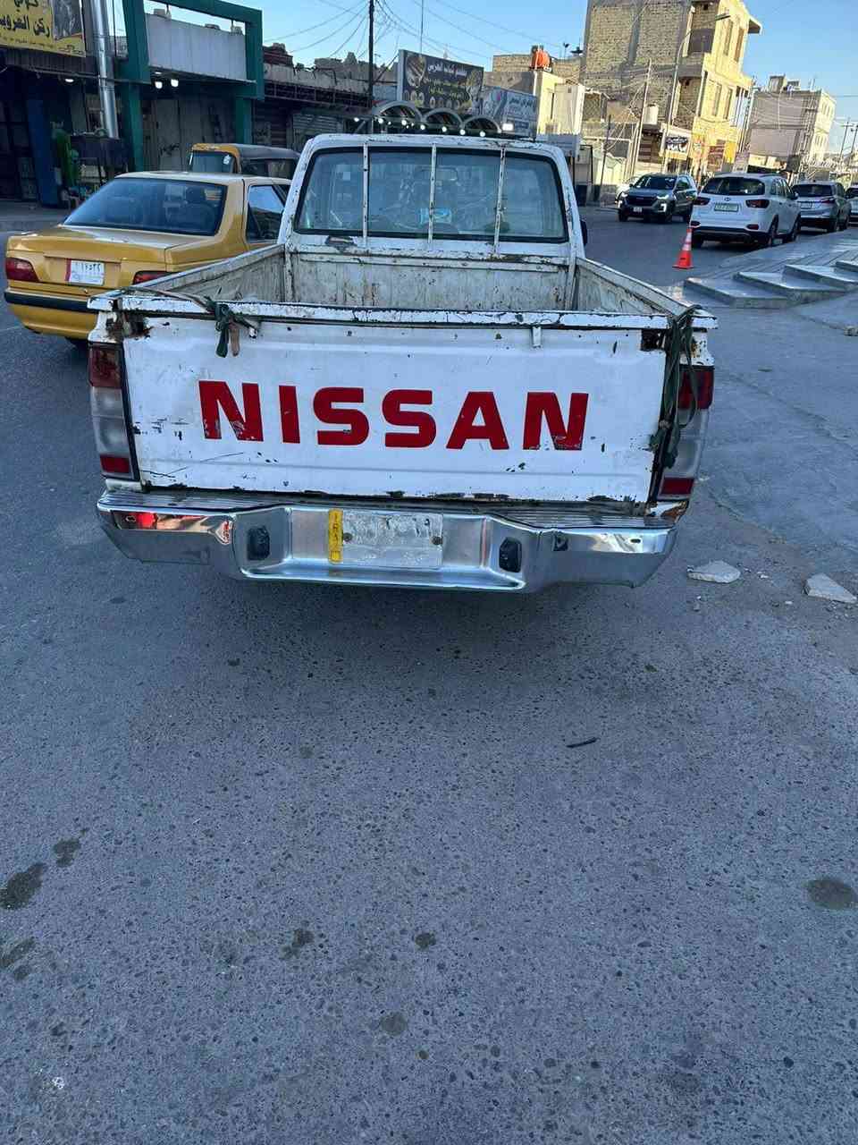 السلام عليكم بيكم للبيع موديل 2002 رقم ذي قار مكينه كير تبريد شاصي مكفول تخم تاير سياره جاهزه مكانها ميسان العماره السعر ٥٥ وبيها مجال الاتصال عل رقم ***********
