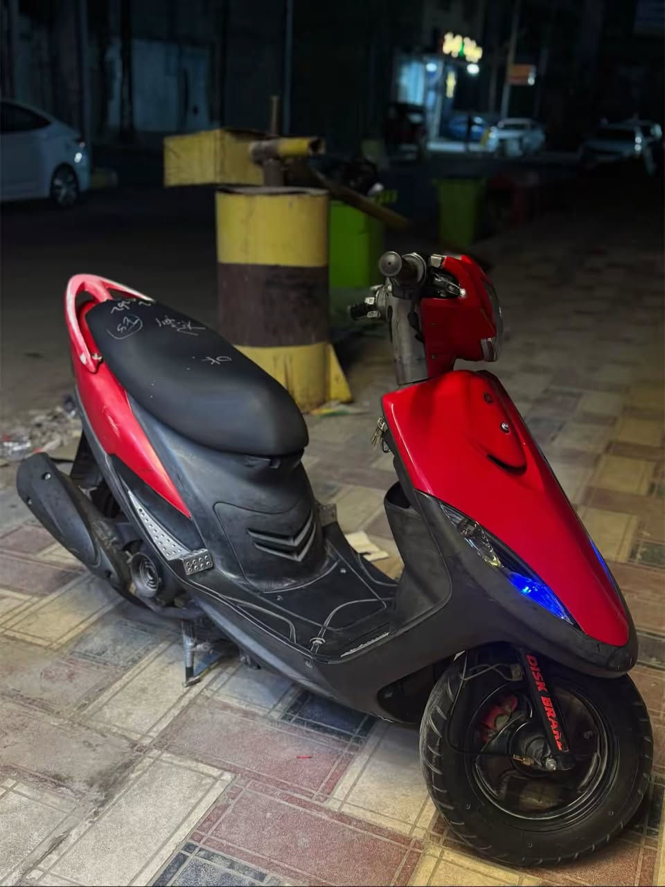 سلام عليكم ماكس عدله حمره البيع كفاله عامه برغي مامفتوح منها مبدله بس جوزه مال سويج ول بلادي عندي دراجه شلعه ومعدل طالعه من معرض الزيتون رقم***********
