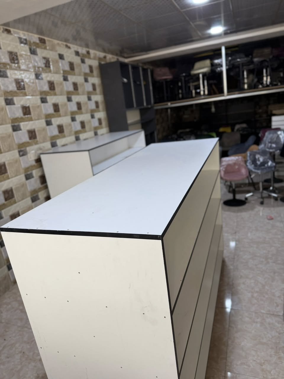 دوو ڕەفەی زۆر تایبەت بەردەستە زۆر کەم ئیشی کردوە وەک نوێی وایە
بۆ دەستکەوتنی هەموو جۆرە دیکۆڕاتێک بۆ دوکانەکانتان
گەیاندن هەیە بۆ هەموو شارەکانی کوردستان 
ناونیشان :- سەروچاوە بەرامبەر مزگەوتی عەزرەتی ئیبراهیم 
ژ.م ***********
