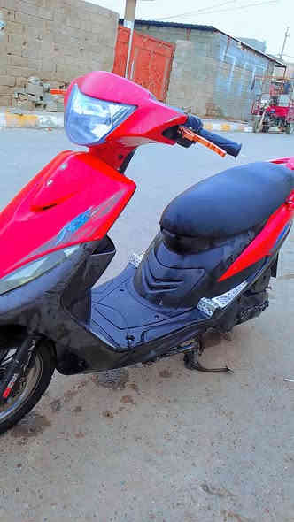 السلام عليكم شباب دراجه ماكس عدله للبيع مكينه كفاله بلادي 49 كفرات شركه ختم واحد اصلي الي يشتري يتصل على الرقم أو يجي خاص ***********
