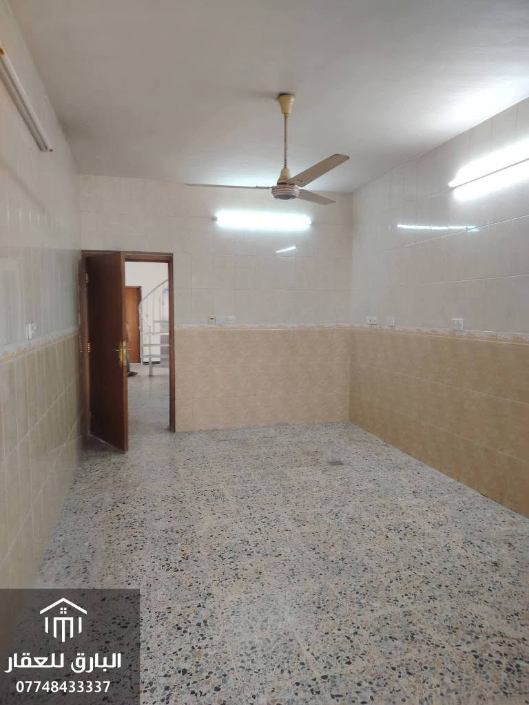 🔱 دار تجاري للإيجار في منطقة الكرادة 🔱

الموقع 📍 : الكرادة داخل - قرب مشفى عبد المجيد

⭕ المساحة : 200 م

⭕ الواجهة : 8 م

⭕ عرض الشارع 12 متر 

⭕ الدار مكون : من طابقين يؤجر الدار كامل او طابق واحد 

يحتوي على : 

⭕ الارضي : يحتوي على مدخلين 
كراج يتسع لسيارتين - صالة - مطبخ - حولي - 2 غرف نوم - حمام كبير - منور 

⭕ الاول :
 يحتوي على درج داخلي + خارجي + كراج سيارة
صالة - مطبخ مفتوح على الصالة - حمام مشترك - 2 غرف نوم 

🛑 يصلح ( سكن عوائل - للشركات - وكالة تجارية - مكاتب ) 

⭕ طريقة الدفع : سنوياً
       
⭕ للإستفسار : ( الواتساب متاح ) 📱

*********** 

⚠️” تحذير : هذا العرض قد يختفي قبل أن تقرر !“

🟢 نستقبل جميع العروض و الطلبات العقارية 🟢

عنوان المكتب📍: بغداد - الكرادة داخل - قرب مطعم الصبايا - فرع مدرسة لبنان ( موقعنا مثبّت على Waze , Google maps ) 

#البارق_للعقار بغداد, العراق
