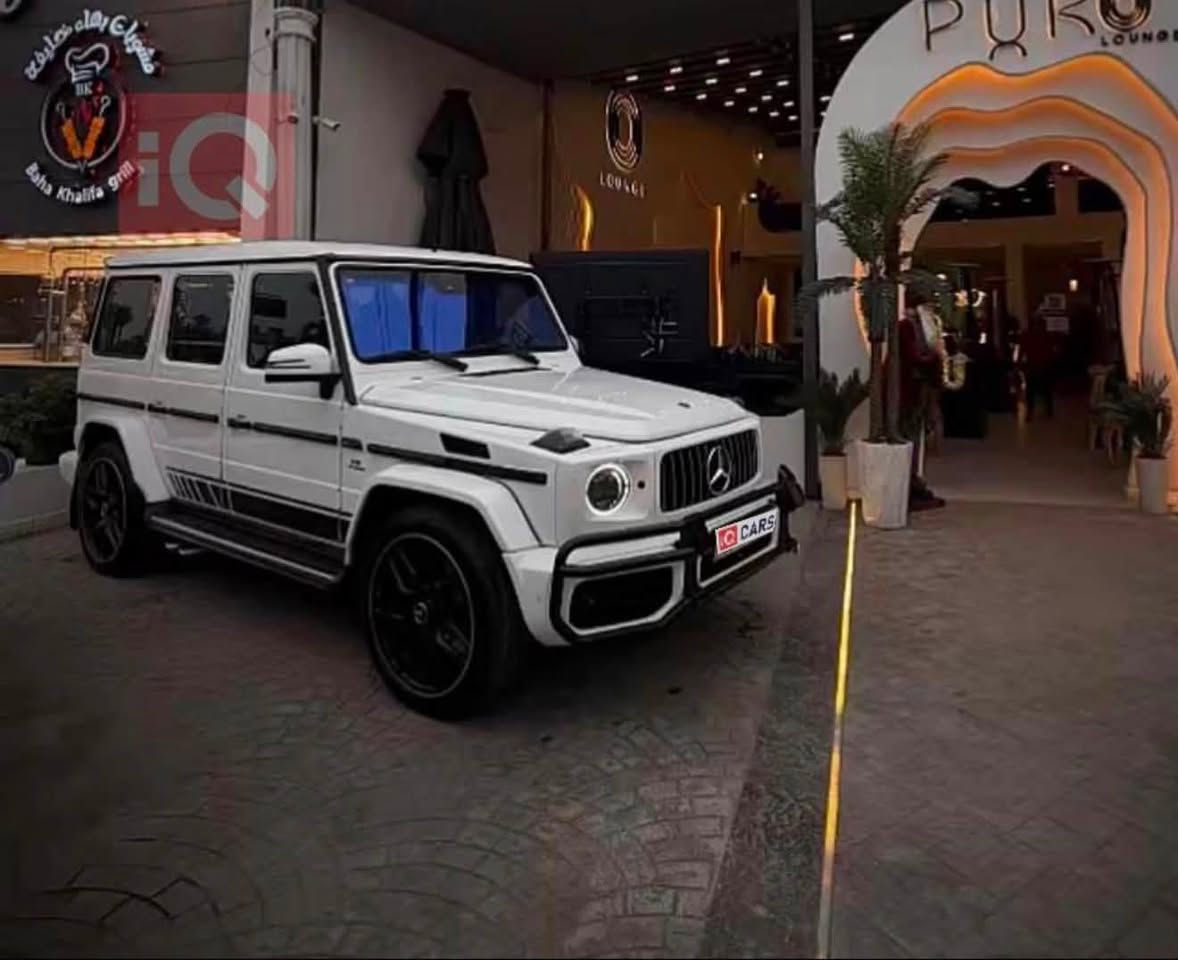 للبيع او المراوس
G class AMG G63 2015
خليجيه فول مواصفات 
-ضمان دولي ، بصمتين
 -مغلفة PPF بالكامل وما زالت داخل الضمان مكفولة كفالة عامة من كل شيء حتى من الزلغ محدثة كت 2022 بقطع أصلية

AMG 5.5L V8 Bi-Turbo :المحرك
 8 سلندر توين تيربو
 -القوة: HP 563
 -العزم: Nm 760
-سلايد روف
-مساج بالكشنات
-داخل جلد لونين
-كشنات كهرباء مع خزن ميموري
 -تدفئة وتبريد كشنات
-ستيرن كهرباء
-تحكمات ستيرن
-شاشات بالتكاية
-سستم صوت
 -ويل قياس 22
-تخم تايرات جديد
-سيرفس كامل بالشركة
-الرقم أربيل
تحويل أو وكالة حاضر
السيارة نظيفة جداً وما بيها أي نقص
السعر مناسب جدا 415$
للاستفسار رقم صاحب السيارة: ***********
