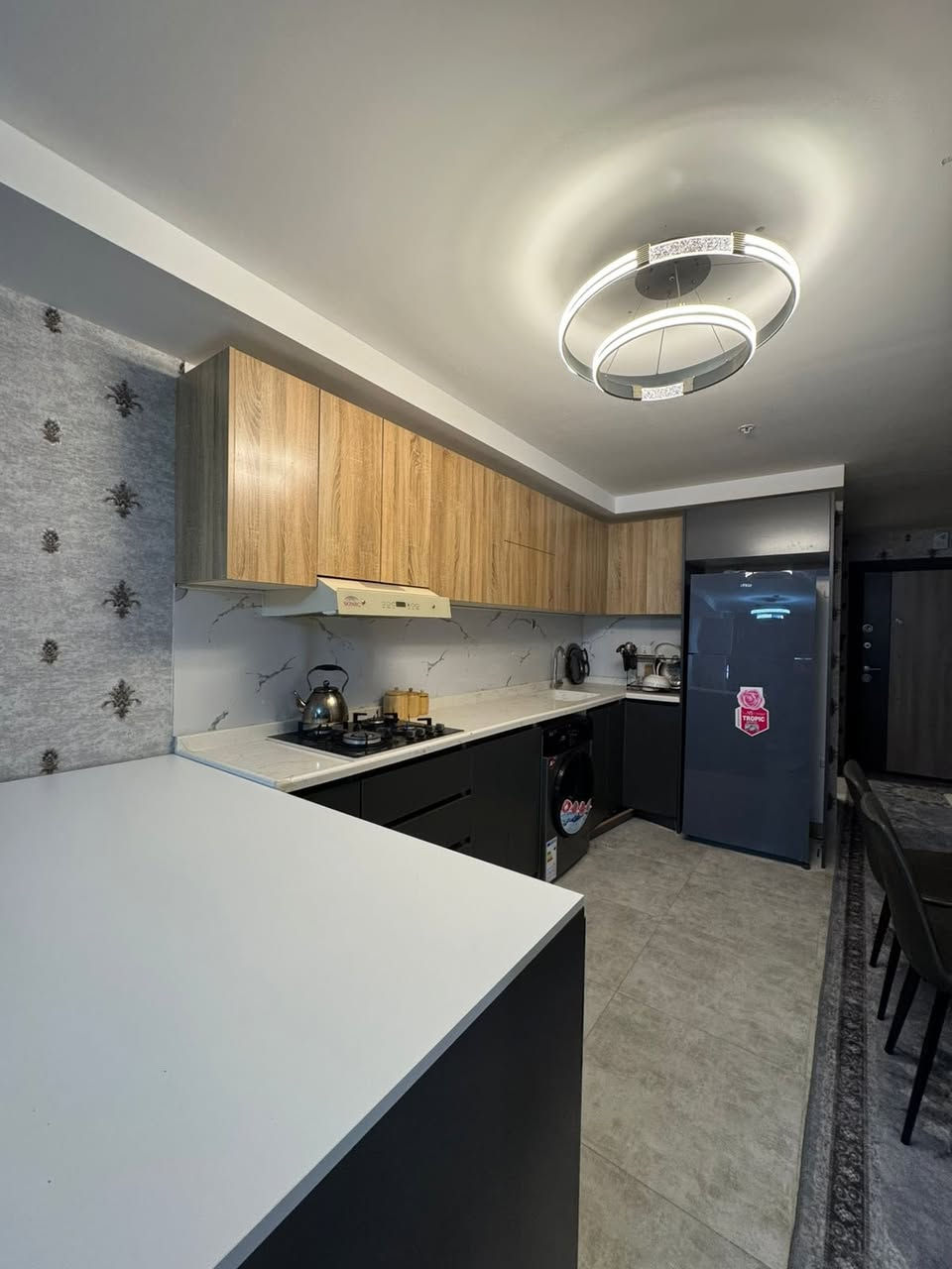 شقة للإيجار في أربيل
‏في مجمع سكني لايف تاورز
‏داخل مربع ذهبي 
‏شقة متوفر  غرفتين الصالة
‏مؤسسة بالكامل Vip 
‏مساحتها 116 متر 
‏طابق 16 
‏ واجهة على شارع 120
‏الاستفسار أكثر على ال WhatsApp 
***********
***********
