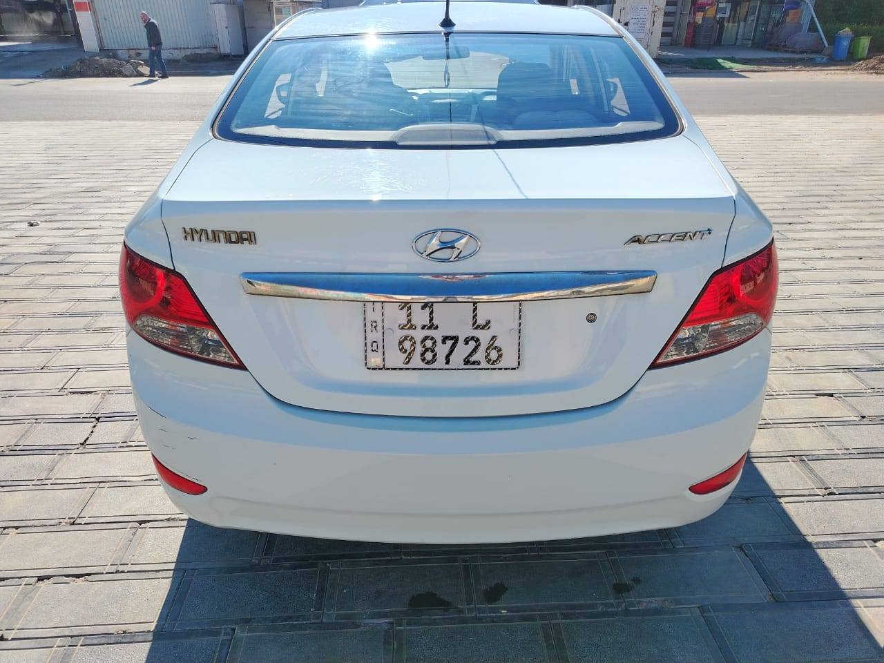 السلام عليكم 
اكسنت خليجية مال شركة العامة 
موديل 2013
رقم بغداد انكليزي بأسمنا 
ماشية 128 الف
بيها صبغ باب سايق ودعامية امامية وخلفية وصور السونار بالمنشور 
السيارة نظيفة حيل
محرك وكير مكفولات 
صدر جديد
اذاين محرك جدد
واشر قبغ ولفات جديد
دهن كير وفلتر جديد
ادامة كاملة للسيارة
تخم تاير جديد
باتري جديد
مابيها اي نقص ولابغري
السعر 107 وبيها مجال كلش بسيط 
مكاني بغداد حي الجامعة 
***********
*********** متواجد وتساب بغداد, العراق
