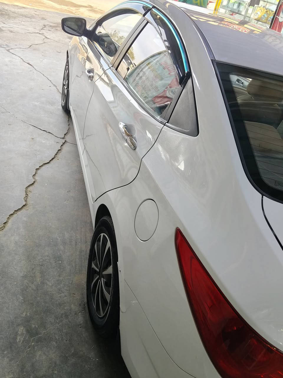 اكسنت خليجي موديل 2017 للبيع السيارة بيها 3 قطع صبغ فقط  بنيد وجاملغ وباب السايق بدون ضربه بالداخل شواصي ولغود مامليوحات وبيها حالوبات قليله   سيارة نظام ايكو حساسات خلفيه  سيارة نظيفه حداديه تبريد تدفئه مكينه دوش شرط بدون ادوانز كير كلها خير من الله  سيارة مكينه 1400 رقم قادسيه انكليزي مكاني ديوانيه مركز للاستفسار *********** السعر 78
