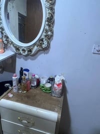 سبالات • ٤ قطع • الأبله بشارع النجده