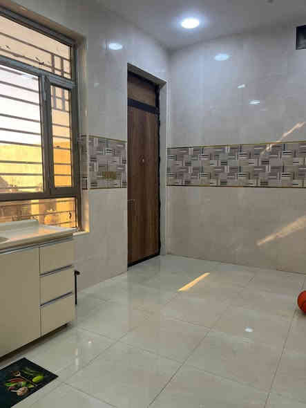 📢 اعلان 📢📢 اعلان 📢 
       👇               👇
⚜⚜ للبيع ⚜⚜ للبيع ⚜⚜
🏠 دار سكني طابو  صرف 🏠 
📐 المساحة ٢٠٠ متر 📐
📏 الواجهة  ١٠ متر والنزال ٢٠ متر 
🌍 الموقع / الحلة / حي الجزائر  / مقابل المحكمة الاتحاديه / توزيع البلدية 
🏢 بناء حديث ٢٠٢٤ 
🏫 مطلوب قرض اسكان ٧٥ مليون 
🧱  طابقين يحتوي على🌺 ٤ غرفة نوم   🌺  صاله🌺 مطبخ حار وبارد 🌺 هول عدد٢   🌺 ٣ مجمعات  صحيات داخليه و خارجيه  🌺 كراج سيارة 🌺حديقة🌺
🚗 عرض الشارع ١٠ متر 
📷 صور المنزل مرفقة في الاعلان 👇
 ❓للاستفسار ⚜  زيارة مكتب انكيدو للعقارات والمقاولات في حي الجزائر مقابل مكبس التمور او 📞 الاتصال على هواتف المكتب 
☎️ *********** سيد وليد 
☎️ *********** سيد وليد 
☎️*********** محمد الزبيدي 
⚜⚜⚜⚜⚜⚜⚜⚜⚜
