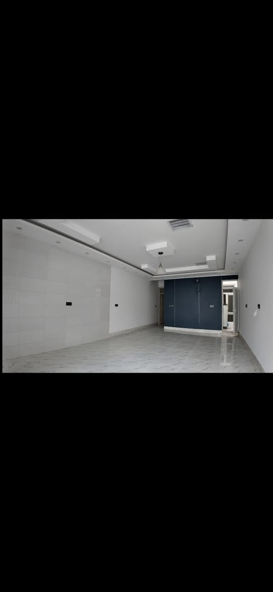 دار للبيع 
🌼عــــنــــــوان/ كركوك - شوراو - قرب جامع شوراو الكبير
🌼نـــوع الملک/ رقم
🌼 مــســاحــــة/ 100 متر  
🌼طـــــابــــــق/ طابق واحد
🌼يحتوي علی/ 1 غرفە نوم / مطبخ حار و بارد / هول / صحيات / کراج السيارة 
🌼 الــــــفـــــرع/ كامل خدمات
🌼ســـــعـــــــر/  50 ملیون و مجال
للاستفسار *********** او *********** او زيارة المكتب ارو
