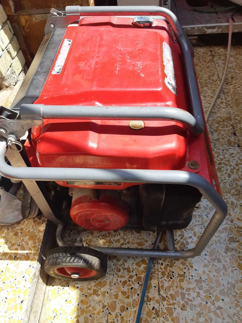 مولده 40 امبير  
للاستفسار الاتصال على الرقم /***********  
موجود على الواتساب.
