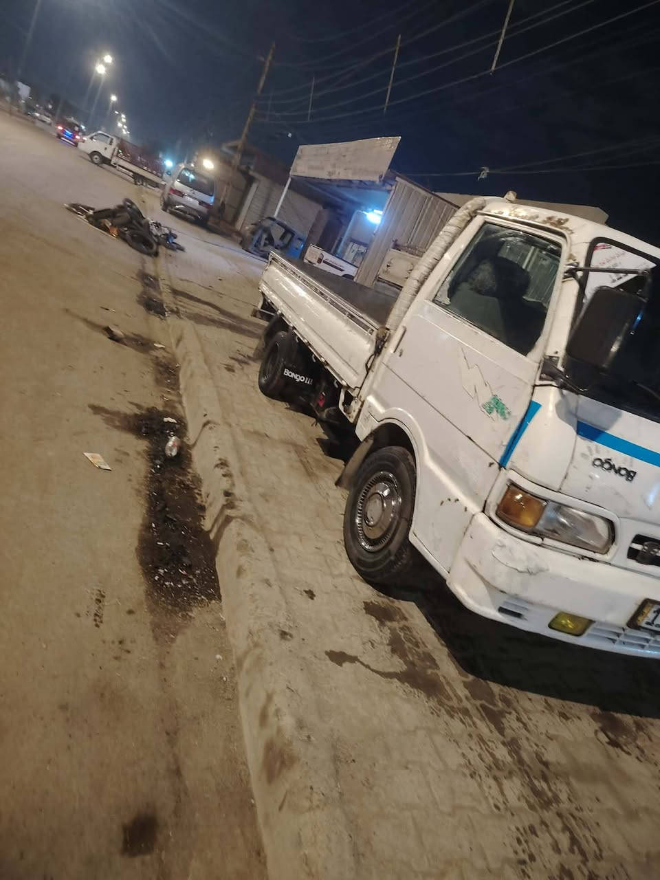 سلام عليكم كيا بينكو موديل 96رقم بغداد انكليزي وسنويه  لقايه لحد 28كيرمحرك وكسن وشاصي مكفولات تخم تاير قمار ابلاديه تك قمار 8 جنكال طويل المكان المعامل الحسينية السعر 43 وبيه مجال رقم الهاتف ***********
