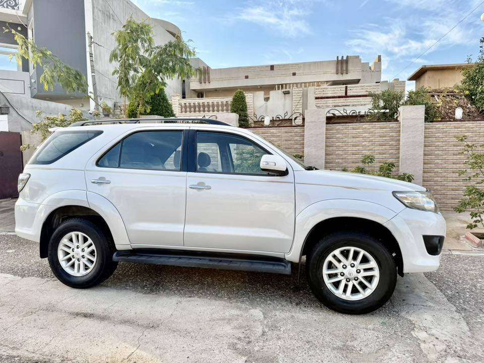 تويوتا فورجنر ٢٠١٤ سيارة ٦ سلندر  احلى من صورة كلين تايتل من دعامية إلى دعامية لا شخط لا تعديل لا حالوب مال بيت ماشي ٩٥  ألف حقيقي ايد واحد من شركة سبير ما نازل سيارةً دينار ما يريد مصرف تايرات جديد كلها على بلاد سعر ٢٣٨ مكاني كركوك ***********  خاص ما أجاوب إذا مو شراي لا تعلق اعبر منشور
