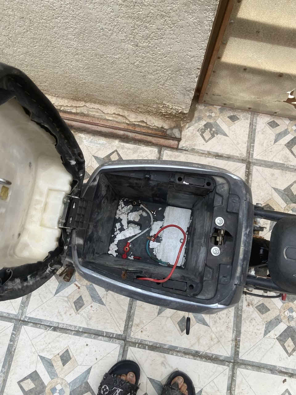 سلام عليكم يولد دراجه شحن للبيع بدون بطاريات دراجه نضيفه وحلوه سعر ١٥٠ وبيه مجال رقم لاستفسار ***********
