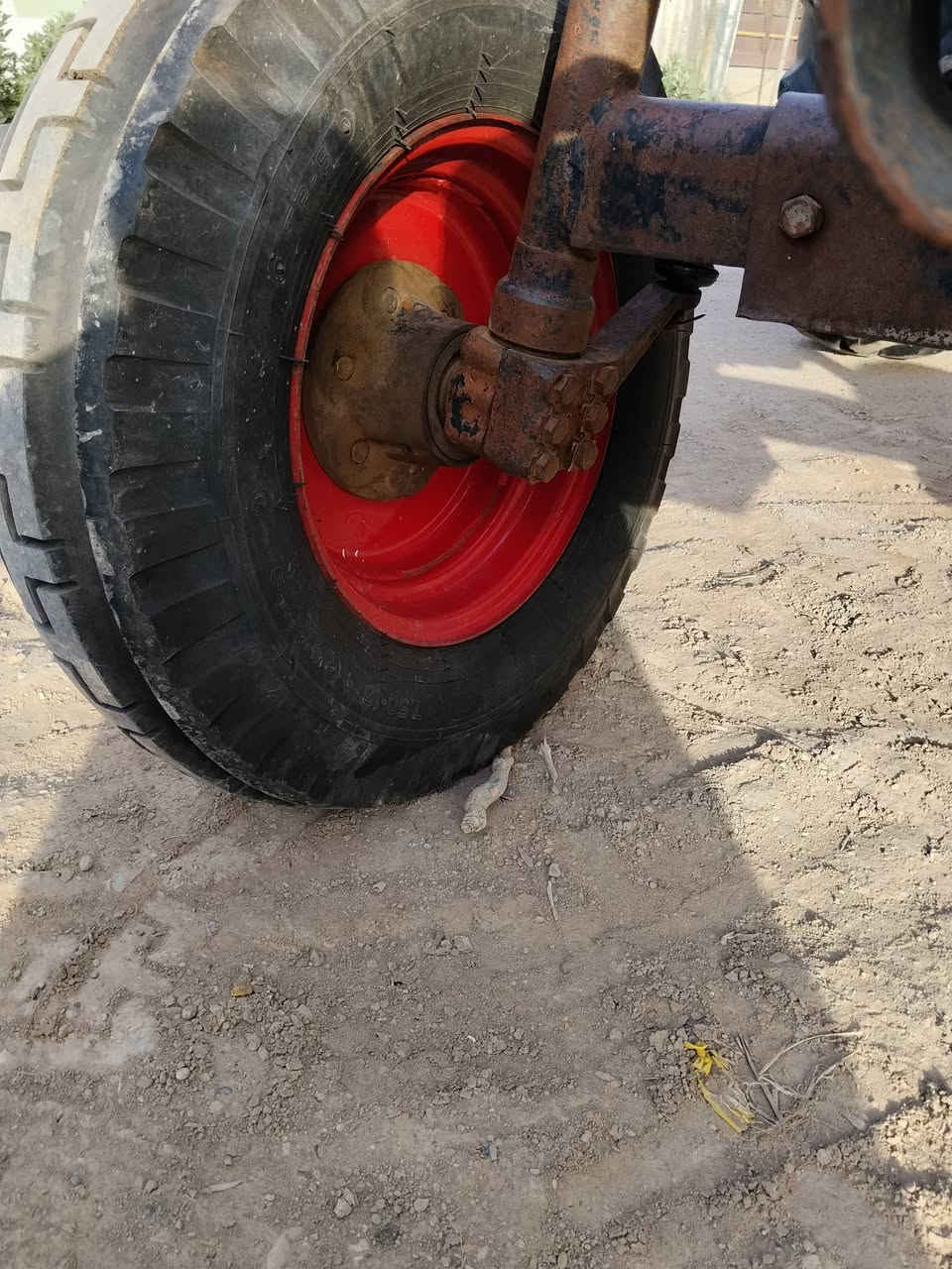 سلام عليكم عنتر موديل 85 سنويه ورقم مكينه جاهزه سلف باتري تخم تاير بور محرك كير جهاز رفع كله مكفول  مكانه ديالي للتصال  ***********
