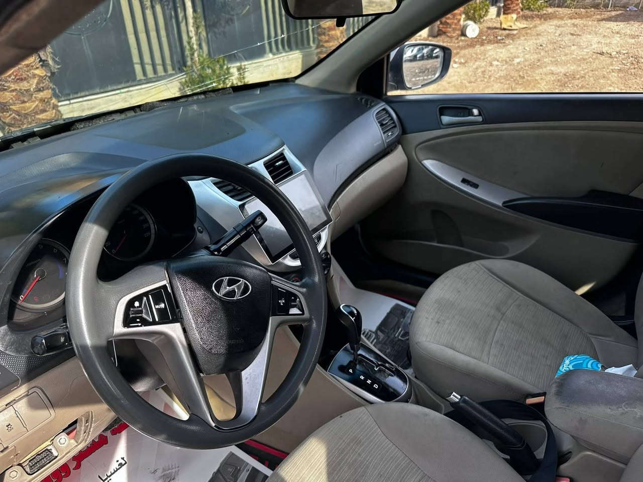 السلام عليكم من رخصت الادمن اكسنت موديل 2017 خليجي تبريد جديد  شغال حداديه زينه رقمها واصط بس ولد يعني مضمون تحويلها عليه غرامه 200 الف تنزل من سعرها بيها ملاحضات بصيطه تجي وتشوف وبيها ضربه من جهت اليسره بس مو كلش قويه سعر 40وبيها مجال مكاني بغداد الغزالية قرب المرور رقمي***********
